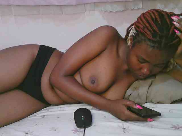 Cute-latasha webcam