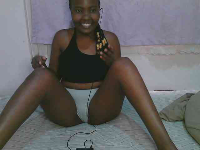Cute-latasha webcam