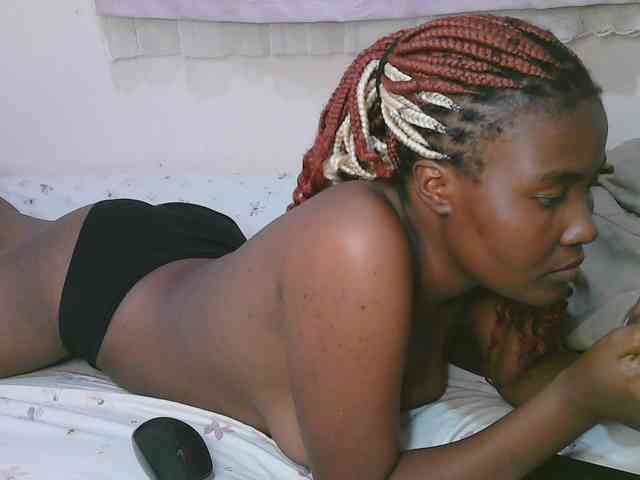 Cute-latasha webcam