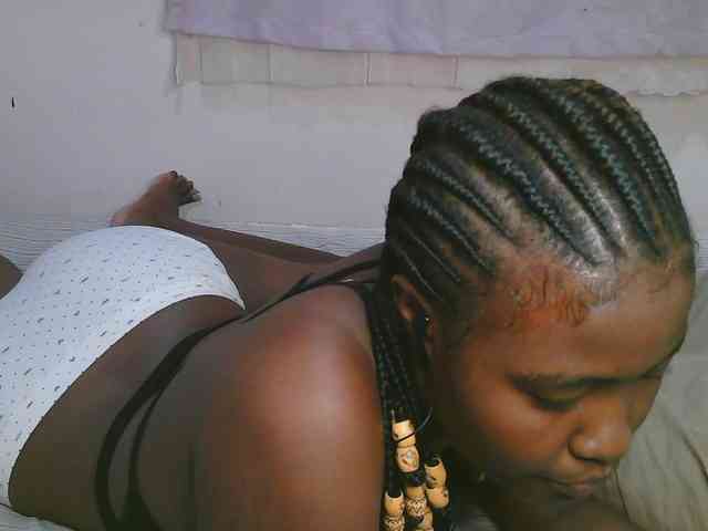 Cute-latasha webcam