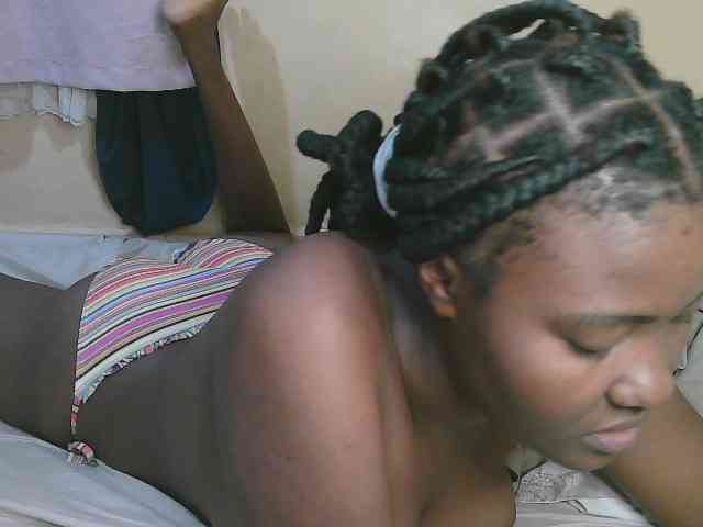 Cute-latasha webcam