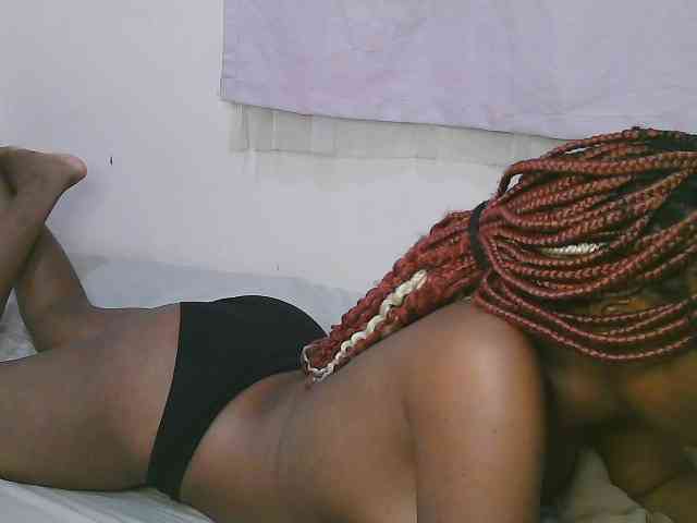 Cute-latasha webcam