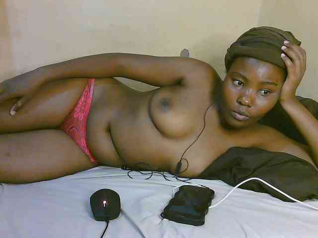 Cute-latasha webcam