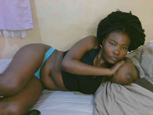 Cute-latasha webcam