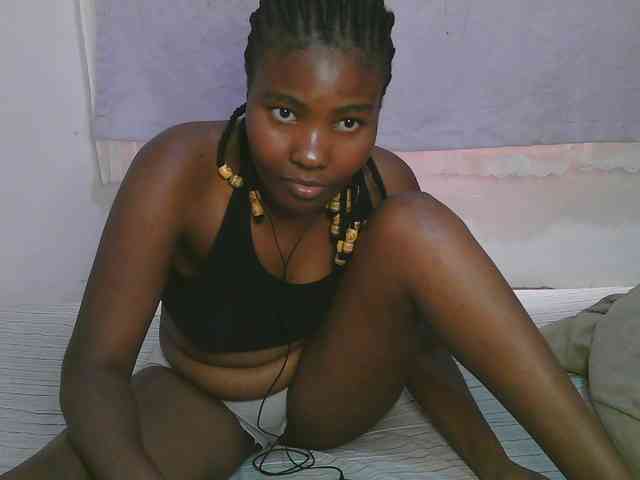 Cute-latasha webcam