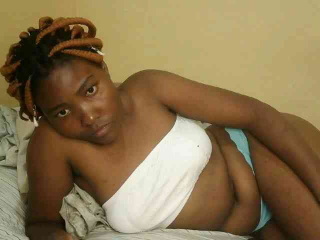 Cute-latasha webcam