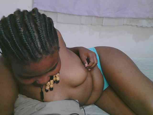 Cute-latasha webcam
