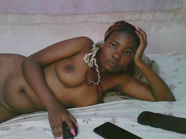 Cute-latasha webcam
