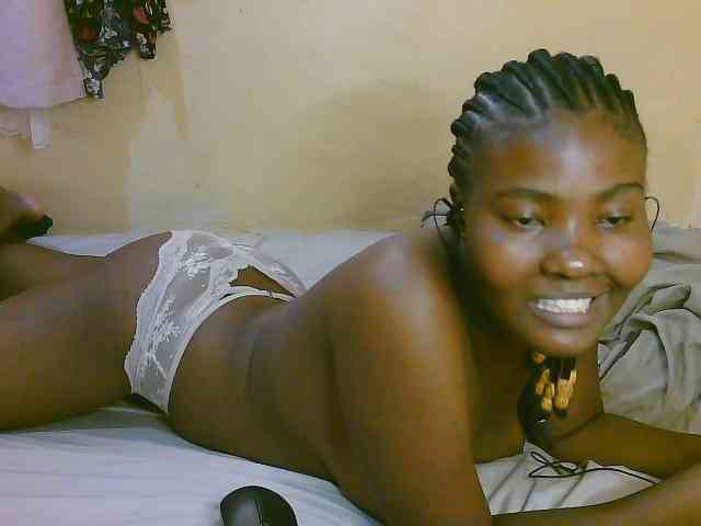 Cute-latasha webcam