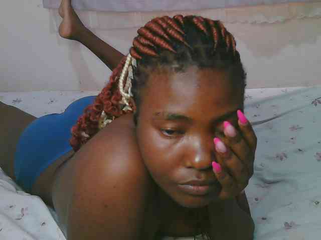 Cute-latasha webcam