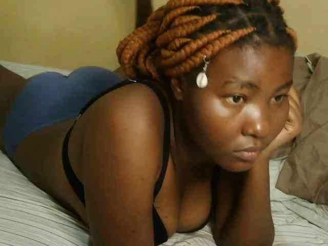 Cute-latasha webcam