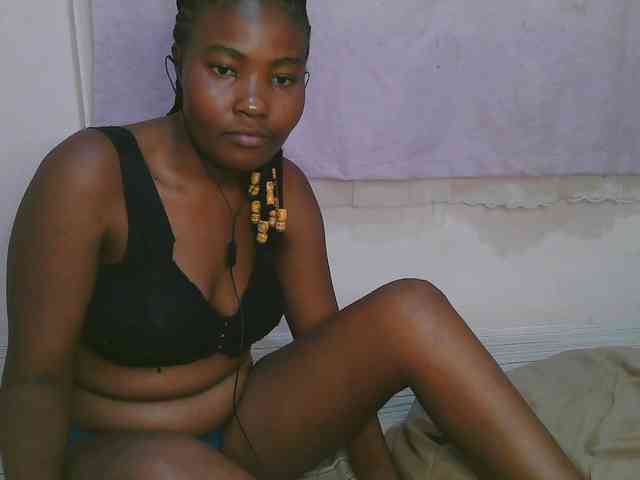 Cute-latasha webcam