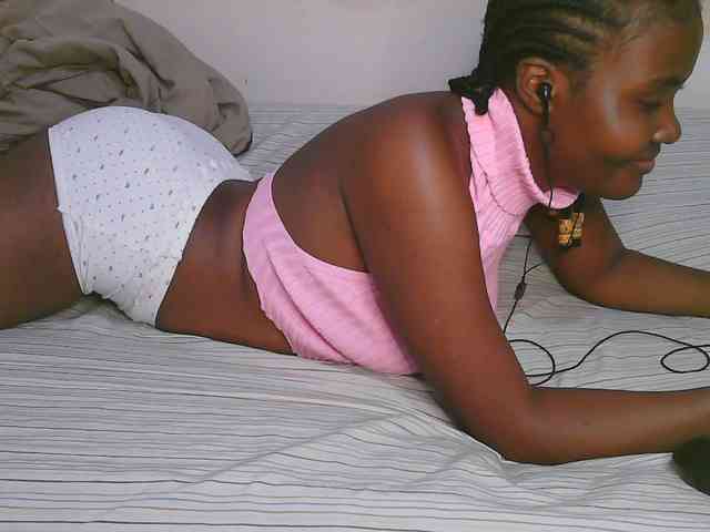 Cute-latasha webcam