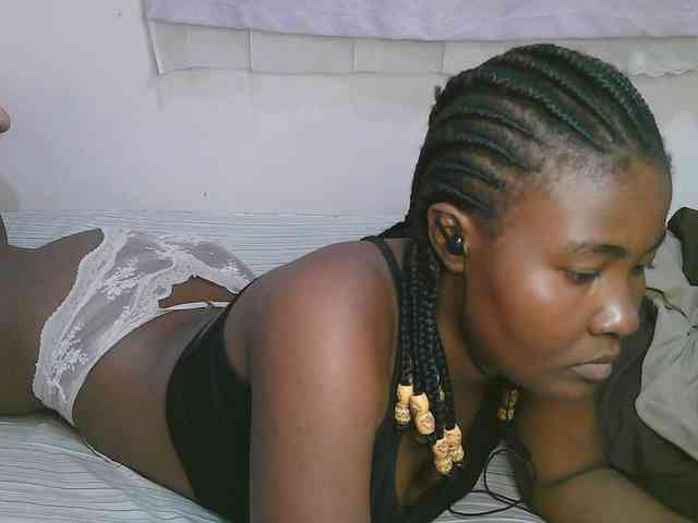 Cute-latasha webcam