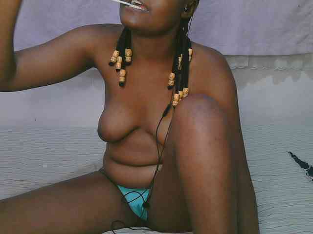 Cute-latasha webcam
