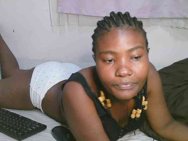 Cute-latasha webcam