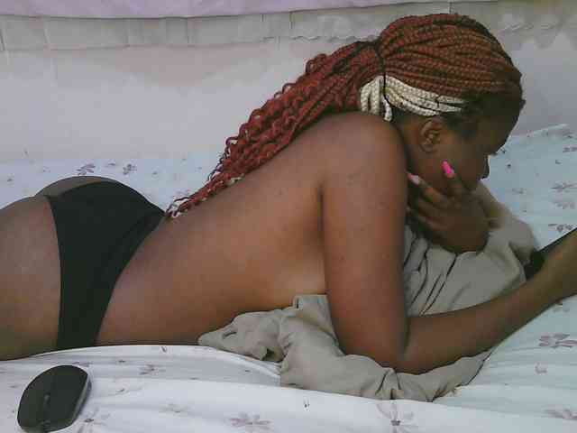 Cute-latasha webcam
