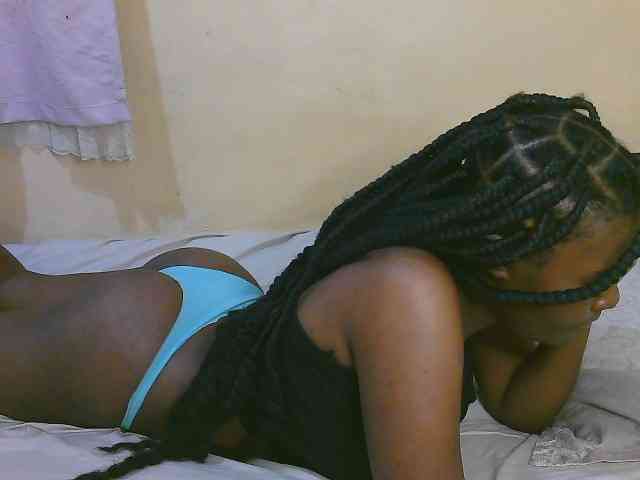 Cute-latasha webcam