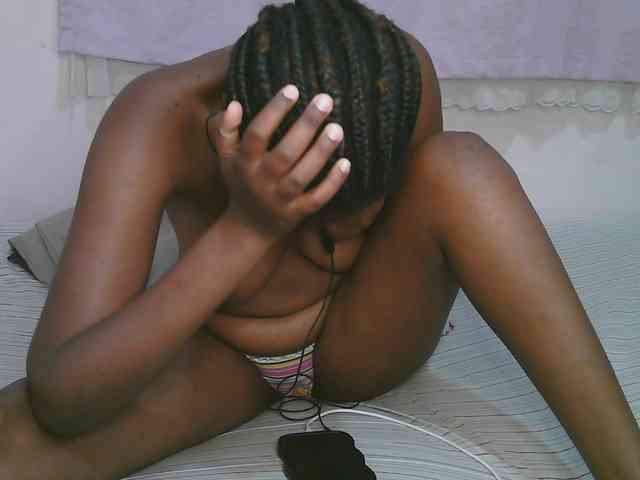 Cute-latasha webcam