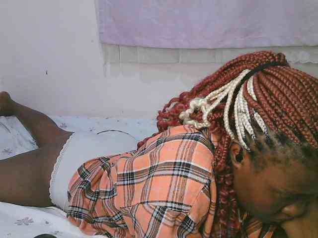Cute-latasha webcam