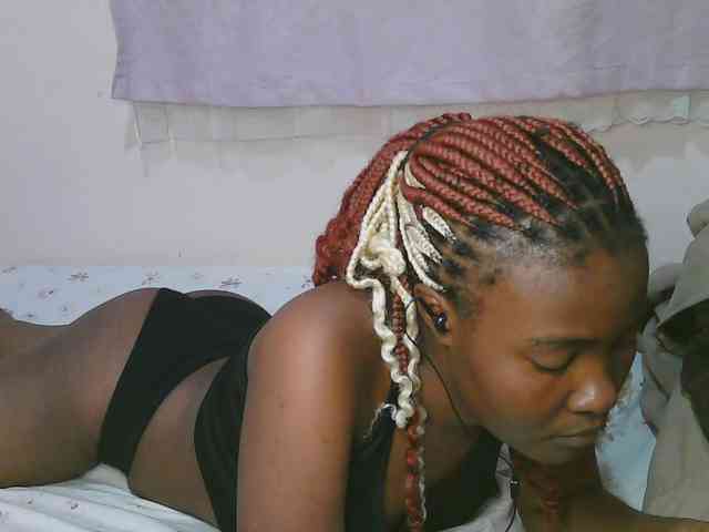 Cute-latasha webcam