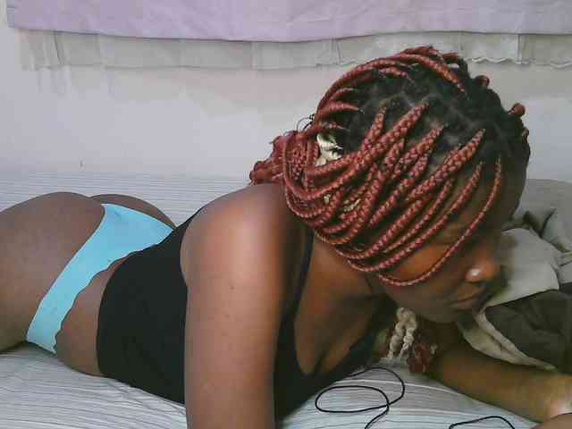 Cute-latasha webcam