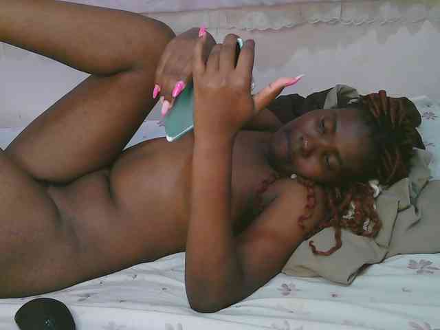 Cute-latasha webcam