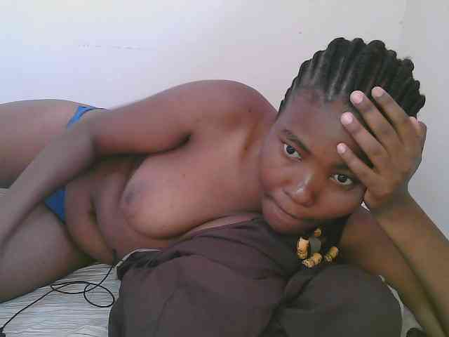 Cute-latasha webcam