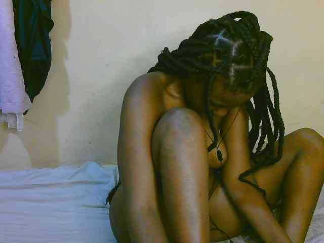 Cute-latasha webcam