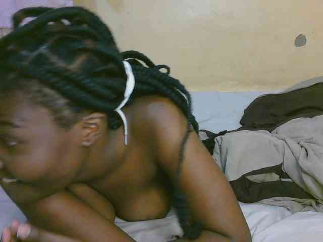 Cute-latasha webcam