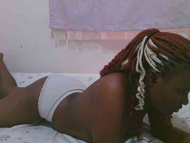 Cute-latasha webcam