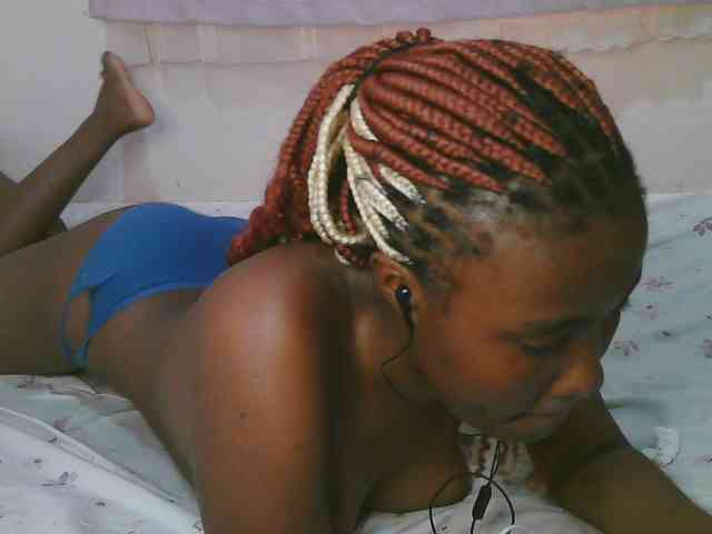 Cute-latasha webcam