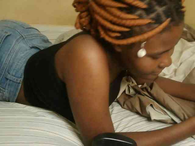 Cute-latasha webcam