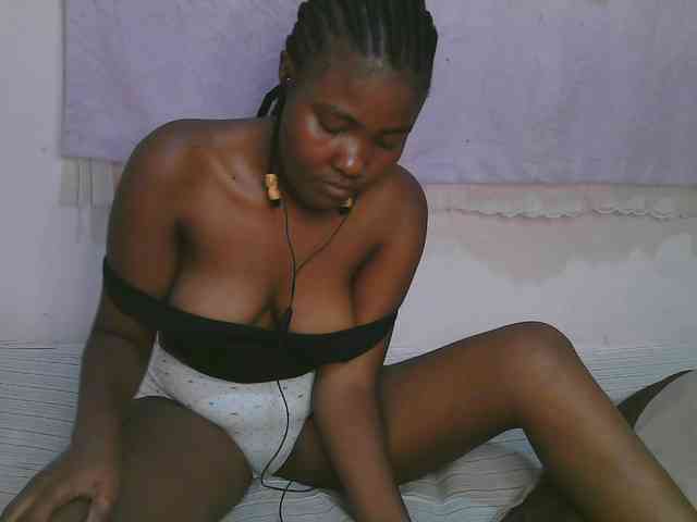 Cute-latasha webcam