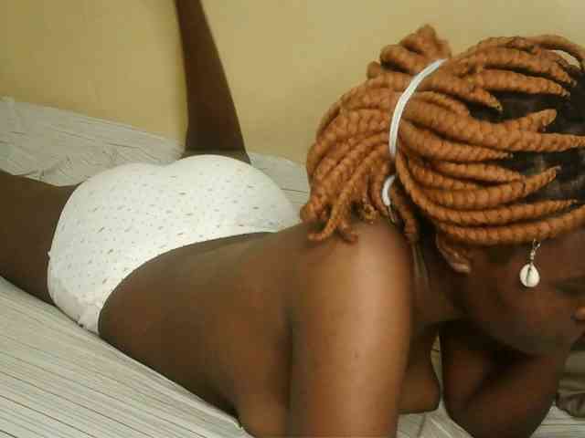 Cute-latasha webcam
