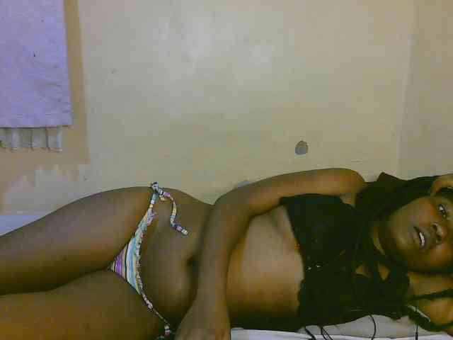 Cute-latasha webcam
