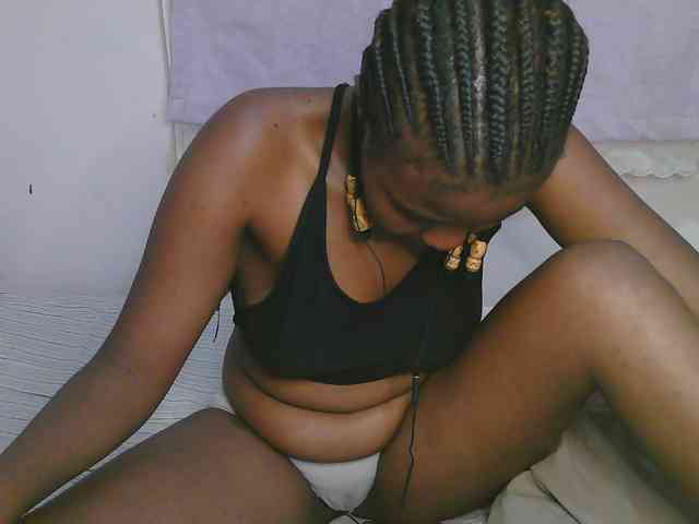 Cute-latasha webcam