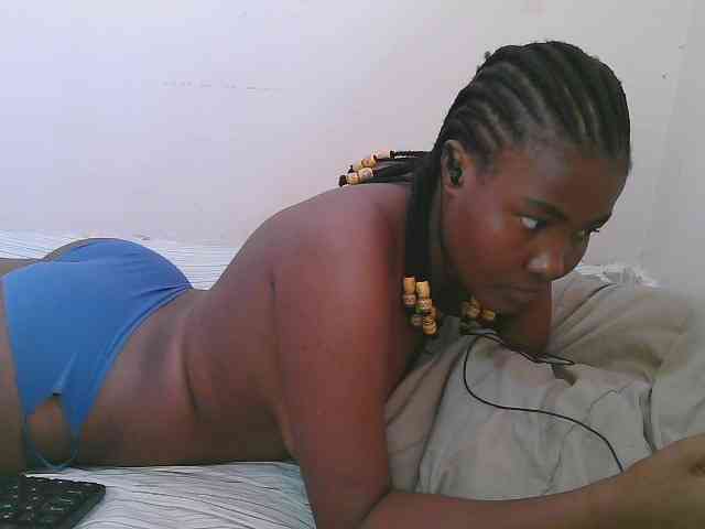 Cute-latasha webcam