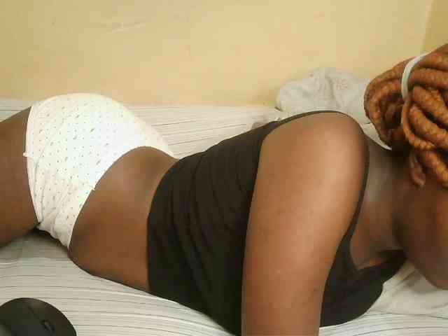 Cute-latasha webcam