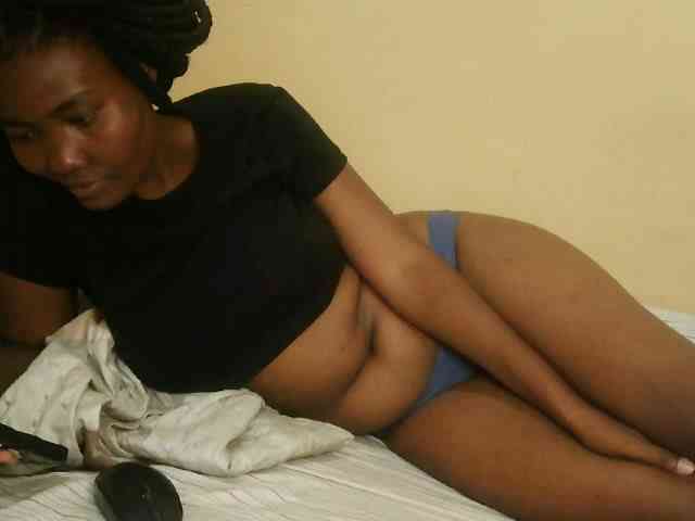 Cute-latasha webcam