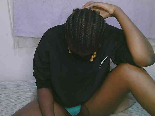 Cute-latasha webcam