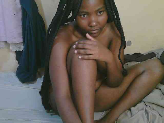 Cute-latasha webcam