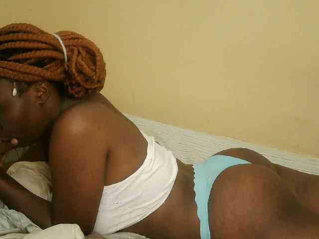 Cute-latasha webcam