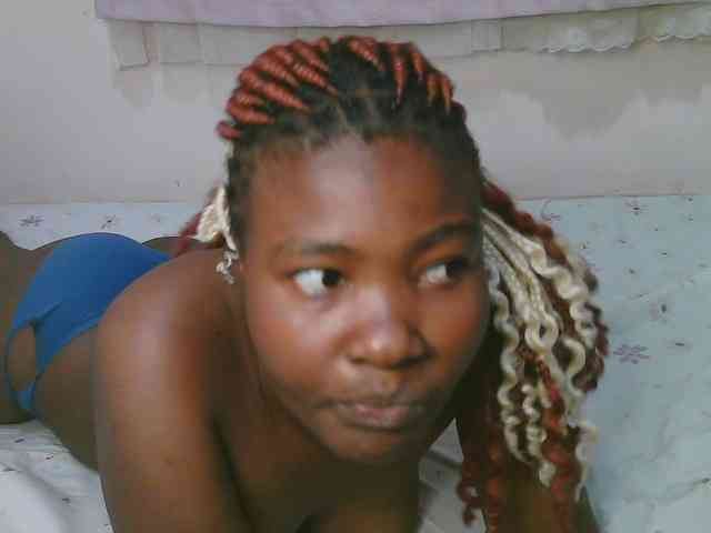 Cute-latasha webcam