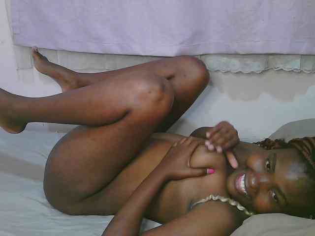 Cute-latasha webcam