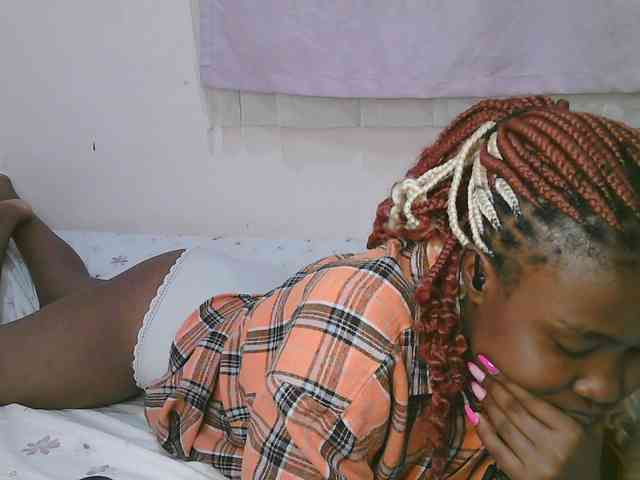 Cute-latasha webcam