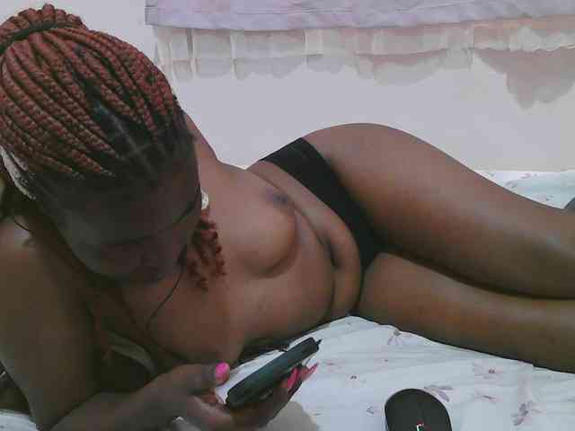 Cute-latasha webcam