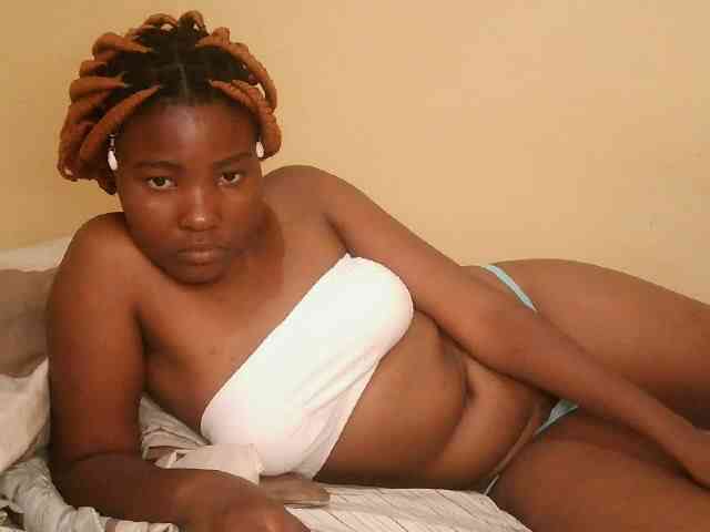 Cute-latasha webcam