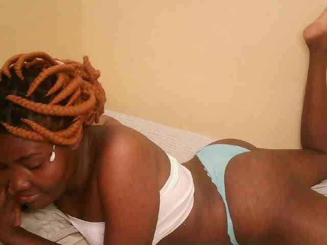 Cute-latasha webcam