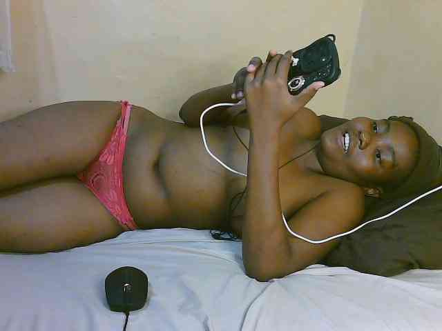 Cute-latasha webcam
